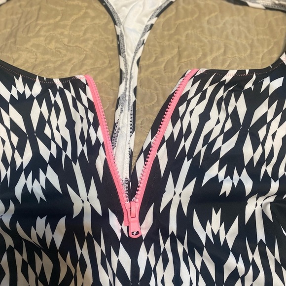 “VICTORIA’S SECRET” Zip Up Racerback Swimsuit - Picture 7 of 15